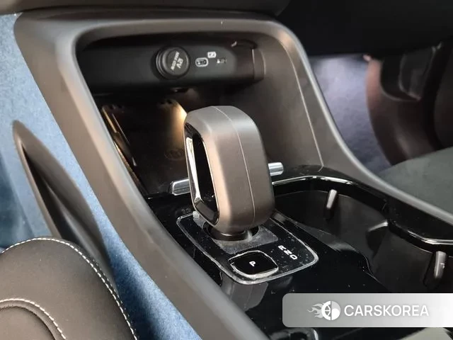 Volvo C40 Richards 2024 Белый из Кореи, фото 5