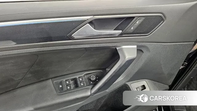 Volkswagen Tiguan second Generation 2023 Черный из Кореи, фото 5