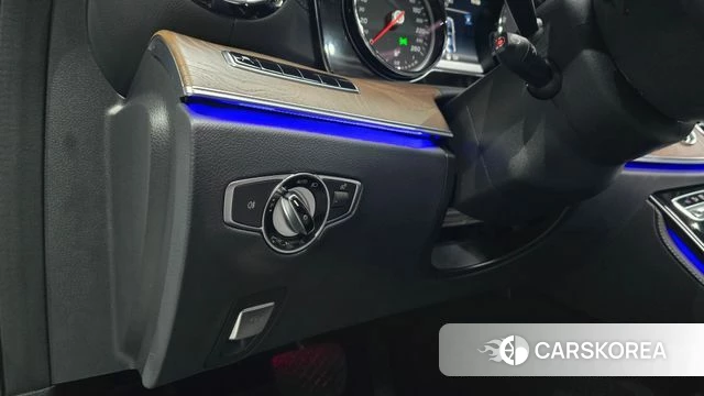 Mercedes-Benz E-Class W213 2019 Белый из Кореи, фото 5