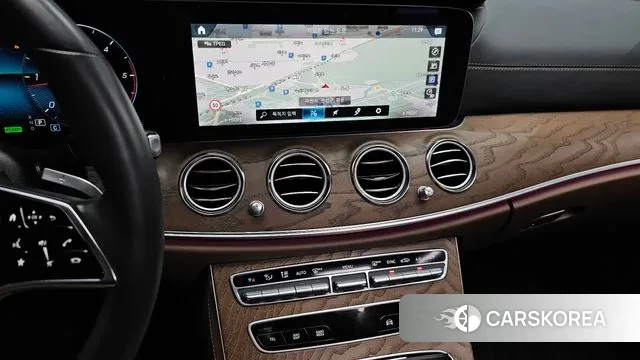 Mercedes-Benz E-Class W213 2023 Белый из Кореи, фото 5