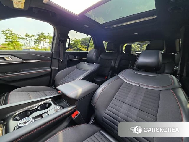 Ford Explorer 6th Generation 2025 Красный из Кореи, фото 5
