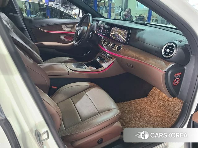 Mercedes-Benz E-Class W213 2021 Белый из Кореи, фото 5