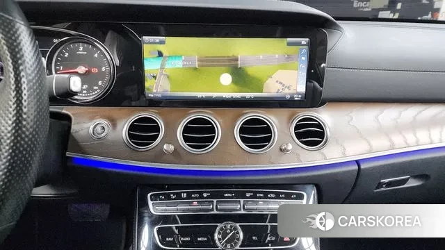 Mercedes-Benz E-Class W213 2018 Белый из Кореи, фото 5