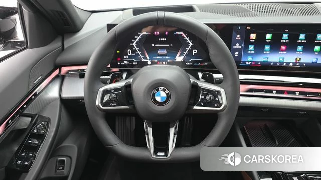 BMW 5 Series (G60) 2025 Серебристо-серый из Кореи, фото 5