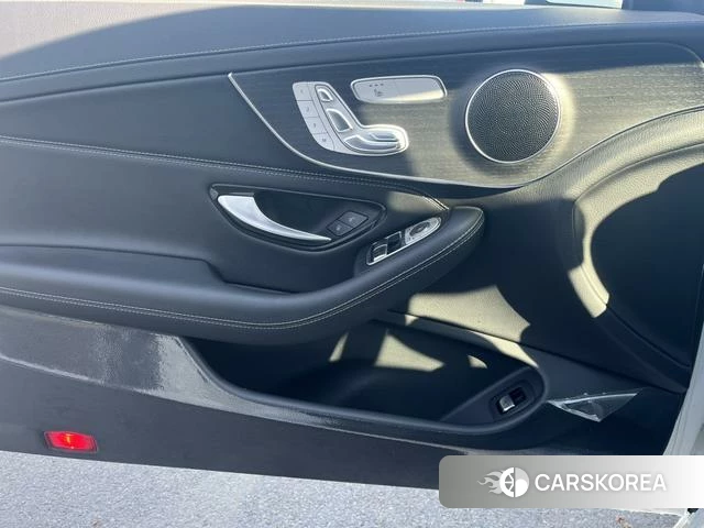 Mercedes-Benz Class C (imported) 2021 Белый из Китая, фото 5