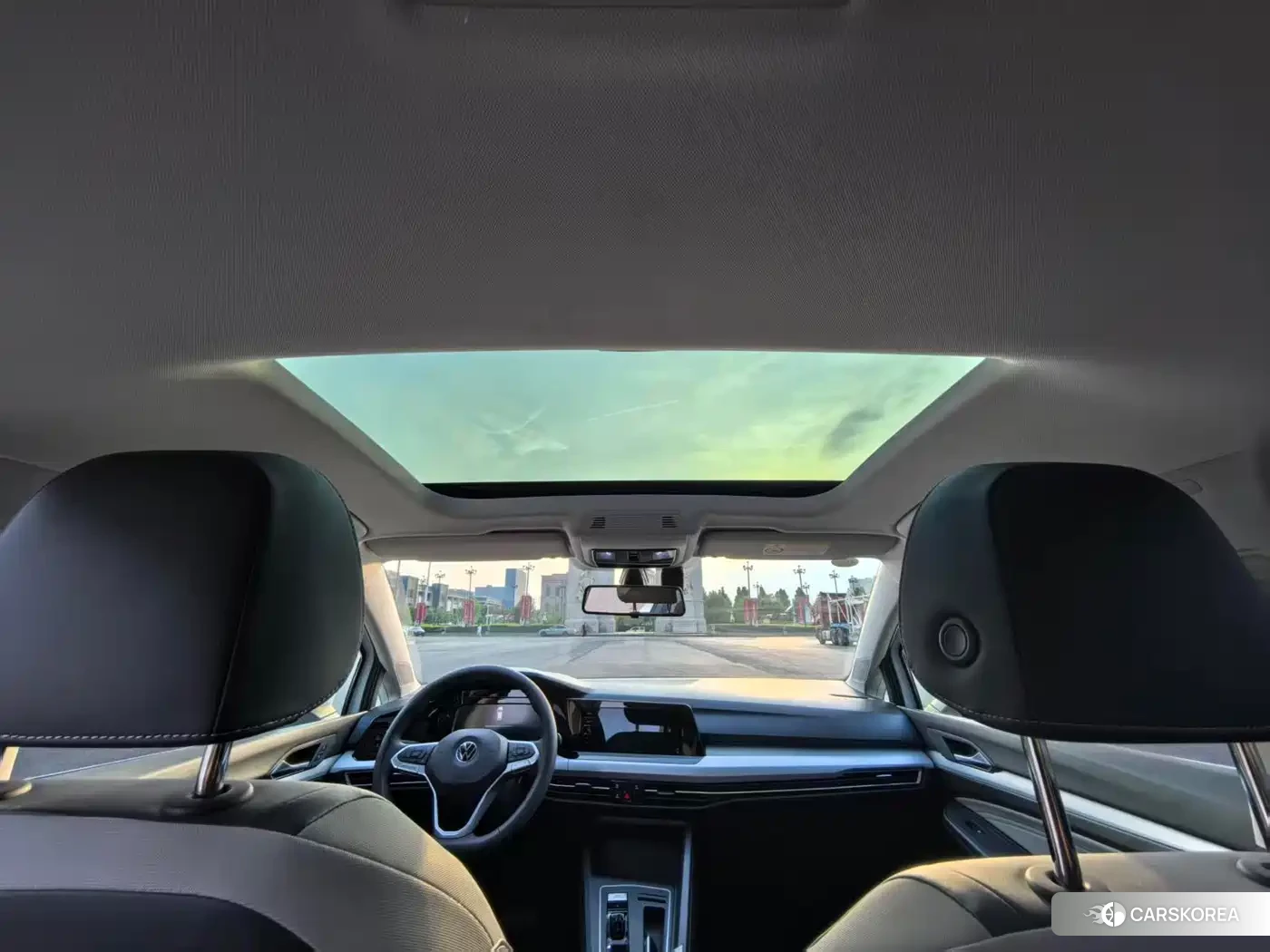 Volkswagen Golf 2024 Белый из Китая, фото 5