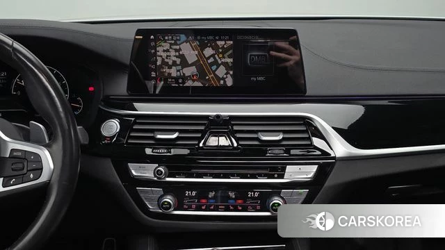 BMW 5 Series (G30) 2019 Белый из Кореи, фото 5