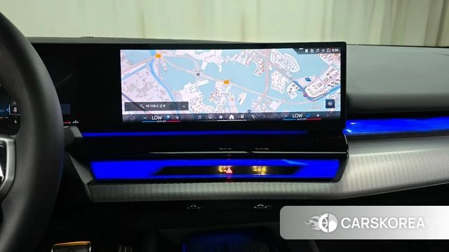 BMW 5 Series (G60) 2025 Цвет галактики из Кореи, фото 5