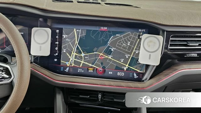 Volkswagen Touareg 3rd generation 2021 Черный из Кореи, фото 5