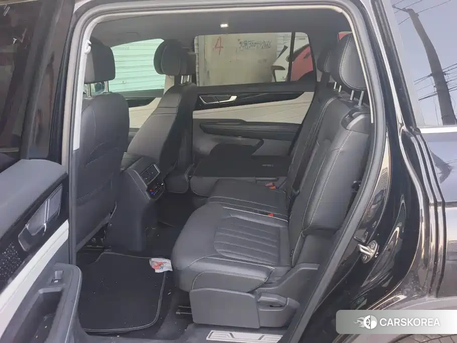 Volkswagen Touareg 2023 Черный из Китая, фото 5