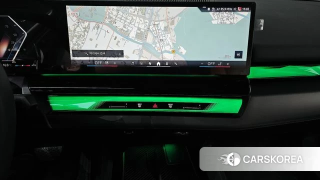 BMW 5 Series (G60) 2025 Светло-серебряный цвет из Кореи, фото 5