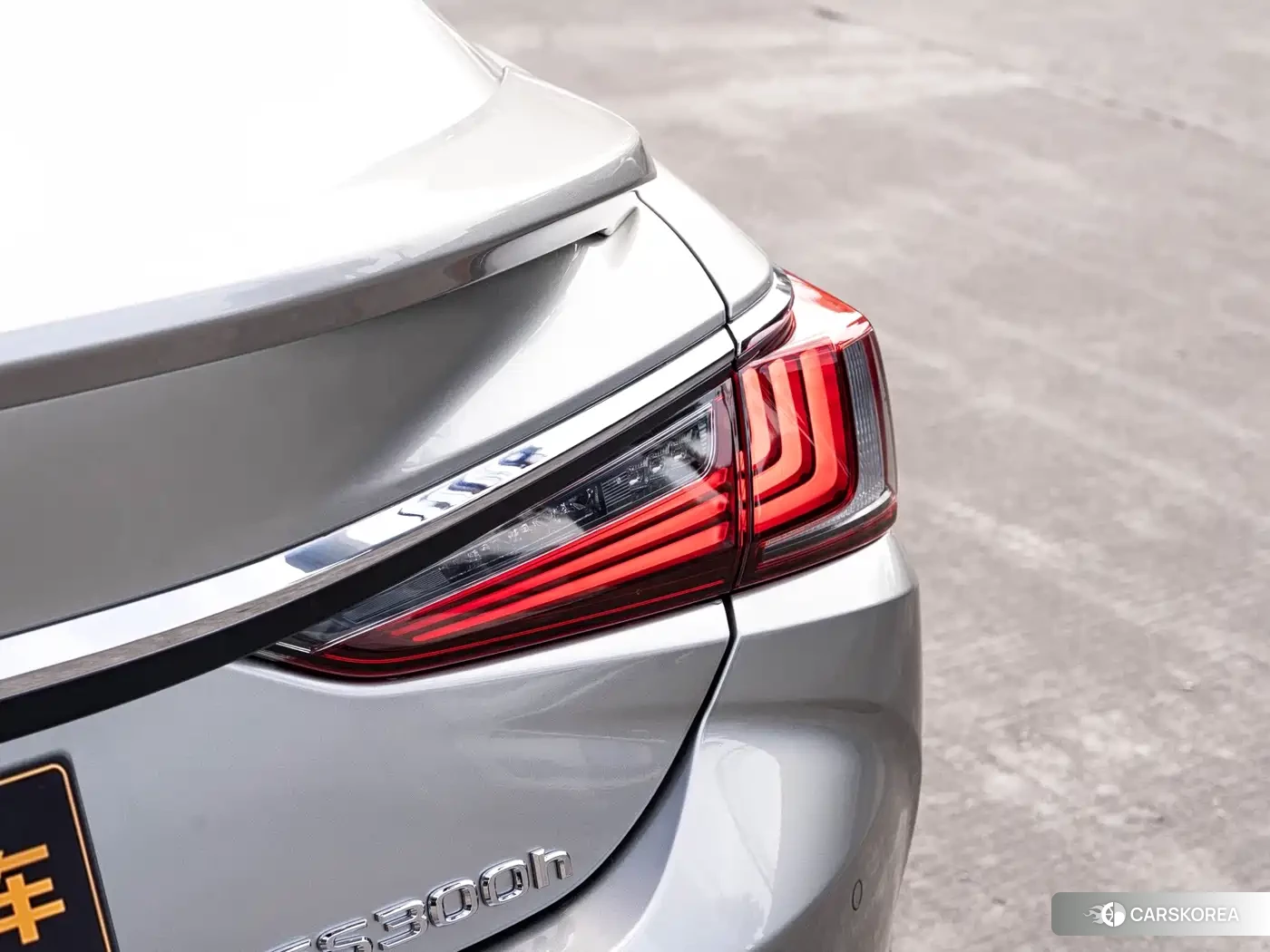 Lexus ES 2024 Silver/gray из Китая, фото 6
