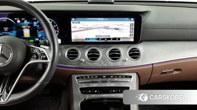 Mercedes-Benz E-Class W213 2022 Белый из Кореи, фото 5