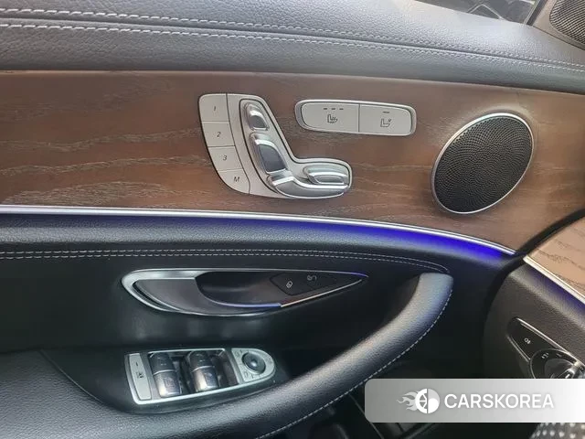 Mercedes-Benz E-Class W213 2018 Серебряный из Кореи, фото 5