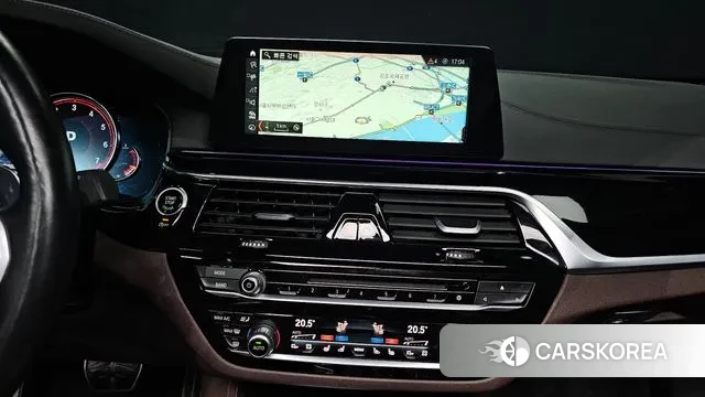 BMW 5 Series (G30) 2018 Белый из Кореи, фото 5