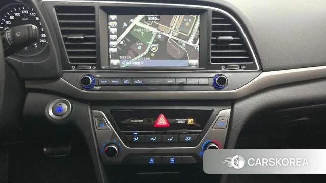 Hyundai Avante AD 2018 Серебристо-серый из Кореи, фото 5