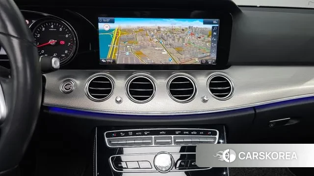 Mercedes-Benz E-Class W213 2019 Серебристо-серый из Кореи, фото 5