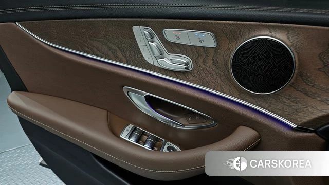 Mercedes-Benz E-Class W213 2021 Белый из Кореи, фото 5