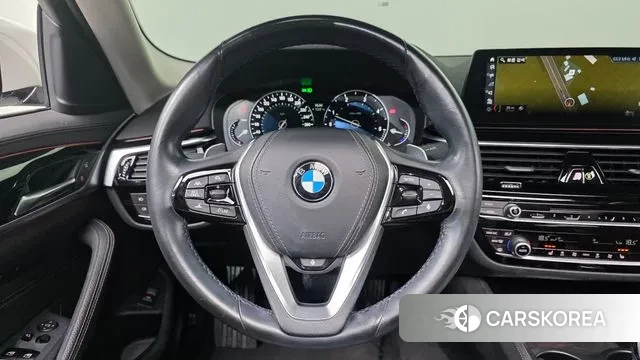 BMW 5 Series (G30) 2018 Белый из Кореи, фото 5