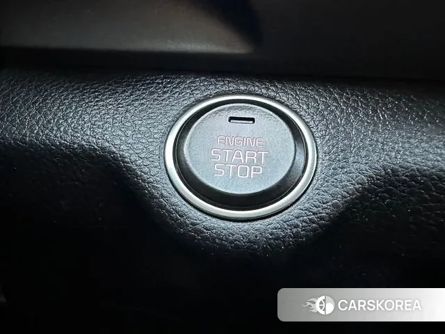 Kia Stonic 2018 Белый из Кореи, фото 5