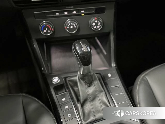 Volkswagen Passat 2021 Черный из Китая, фото 5