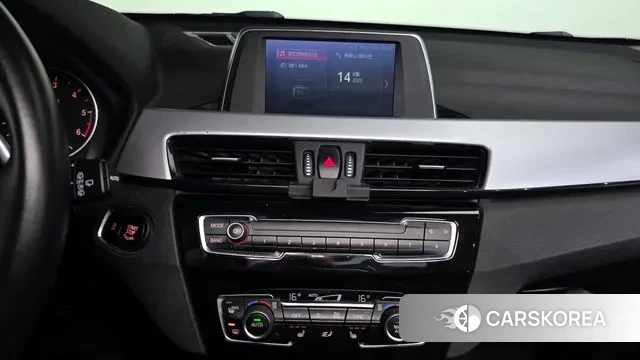 BMW X1 (F48) 2018 Серебристо-серый из Кореи, фото 5