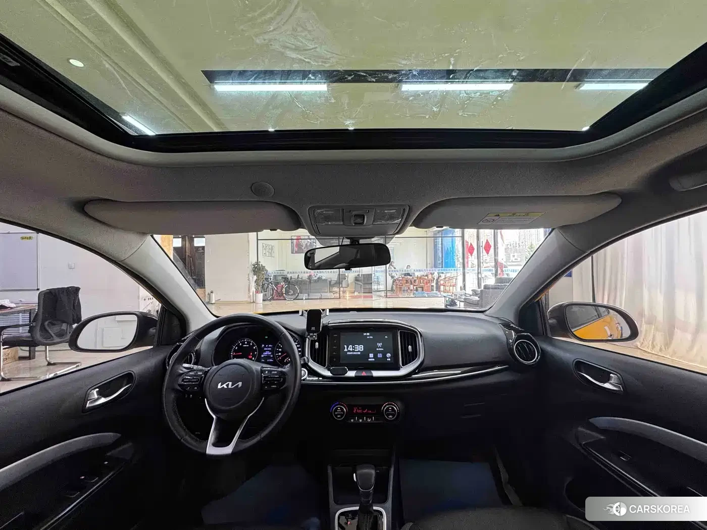 Kia KX1 2022 Yellow/orange из Китая, фото 5