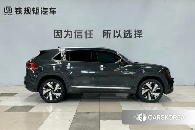 Volkswagen Tourang 2022 Черный из Китая, фото 5