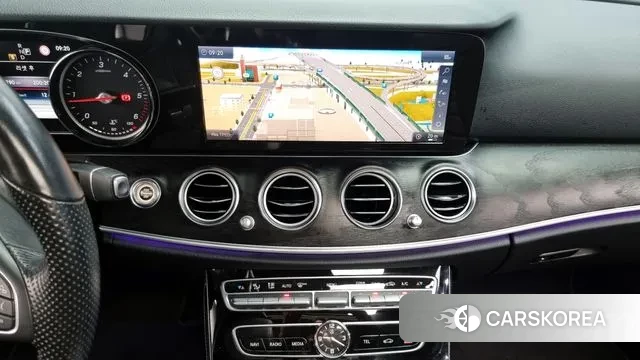 Mercedes-Benz E-Class W213 2018 Белый из Кореи, фото 5