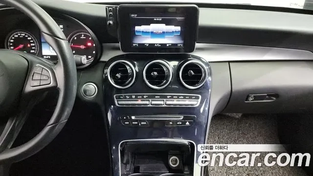 Mercedes-Benz C-Class W205 2018 Белый из Кореи, фото 5