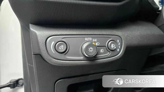 Chevrolet (GM Daewoo) Trailblazer 2023 Белый из Кореи, фото 5