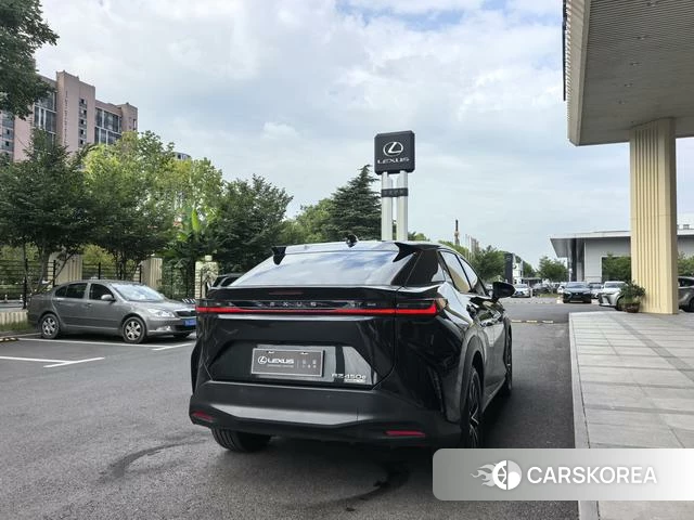Lexus RZ 2024 Черный из Китая, фото 5