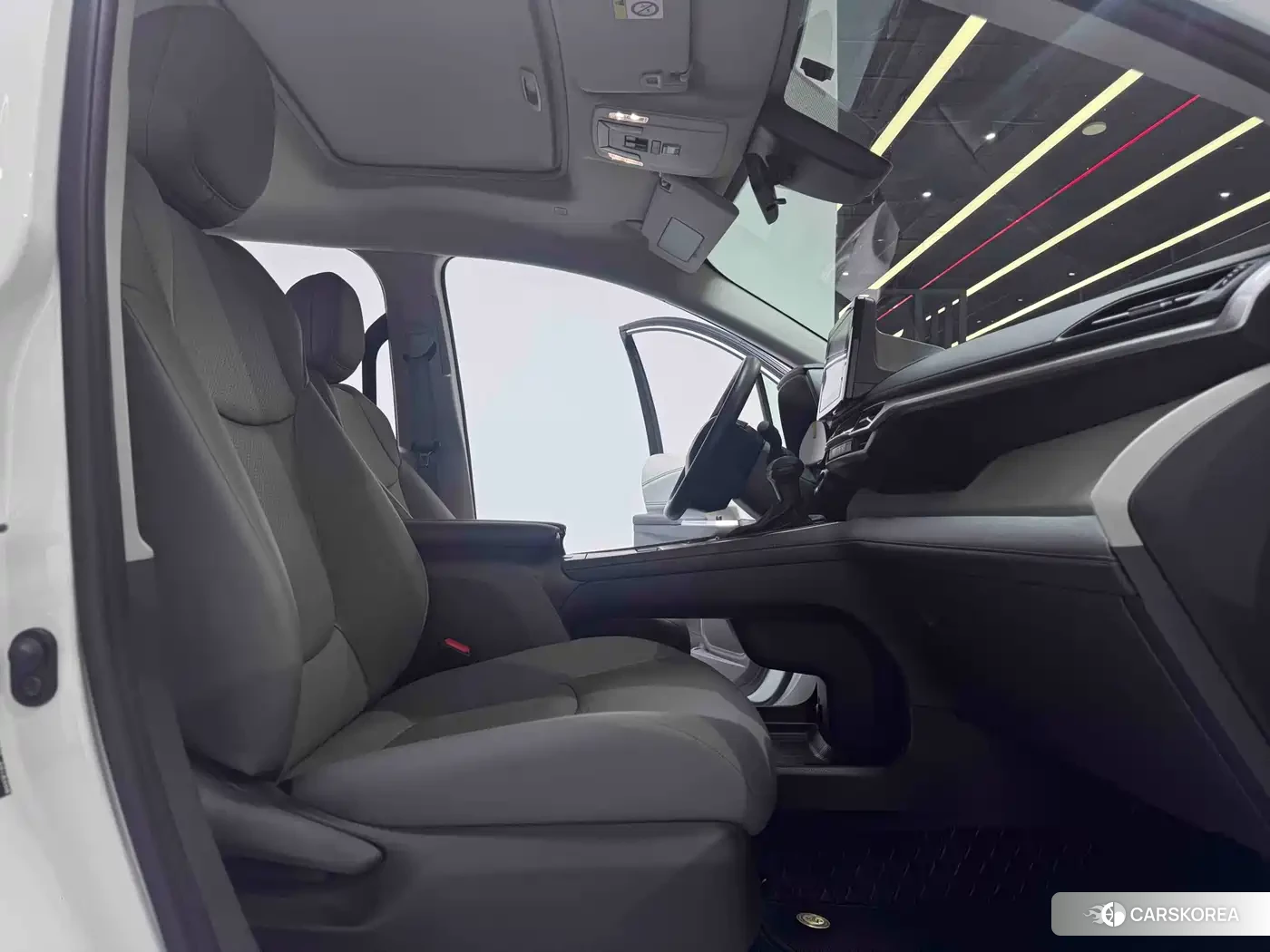 Toyota Grevia 2024 Белый из Китая, фото 5