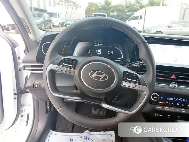 Hyundai The New Avante (CN7) 2024 Белый из Кореи, фото 5