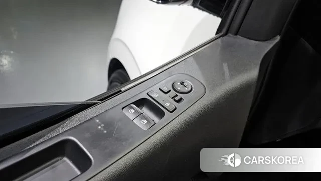 Hyundai Staria 2023 Белый из Кореи, фото 5