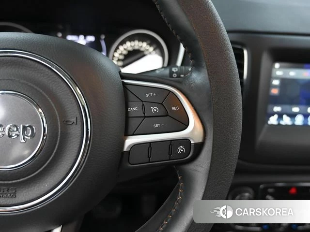 Jeep Compass 2nd Generation 2018 Серебристо-серый из Кореи, фото 5