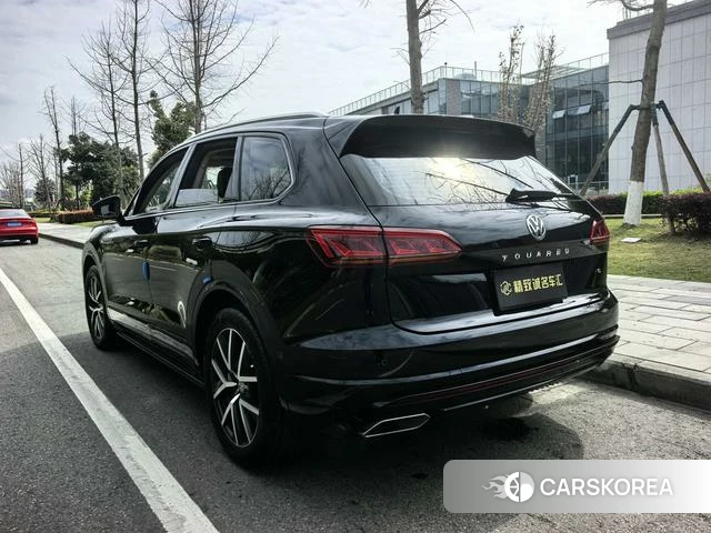 Volkswagen Touareg 2020 Черный из Китая, фото 5