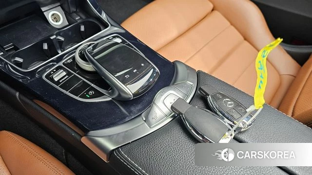 Mercedes-Benz C-Class W205 2018 Белый из Кореи, фото 5
