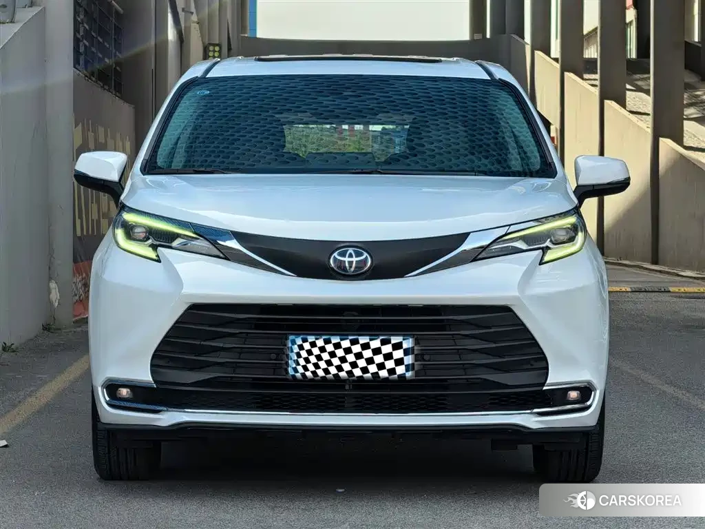 Toyota Sienna 2023 Белый из Китая, фото 5