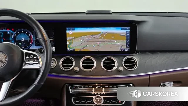 Mercedes-Benz E-Class W213 2018 Белый из Кореи, фото 5