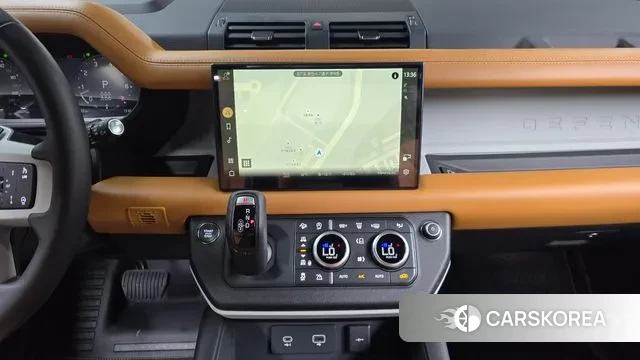 Land Rover Defender (L663) 2023 Черный из Кореи, фото 5