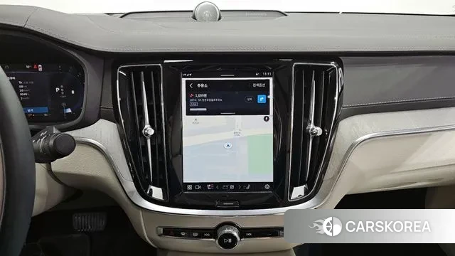 Volvo S60 3rd generation 2024 Белый из Кореи, фото 5