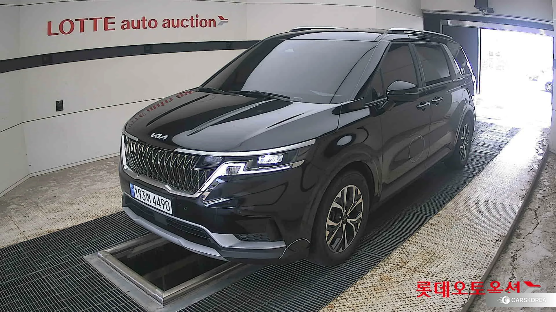 Kia Carnival 2023 Aurora Black Pearl из Кореи, фото 5