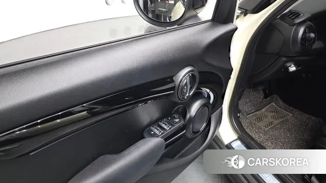 Mini Cooper 2021 Жемчужный цвет из Кореи, фото 5