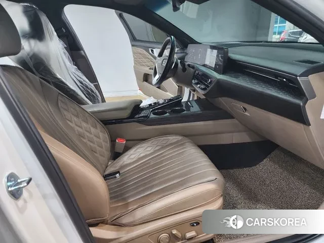 Kia K8 Hybrid 2023 Белый из Кореи, фото 5