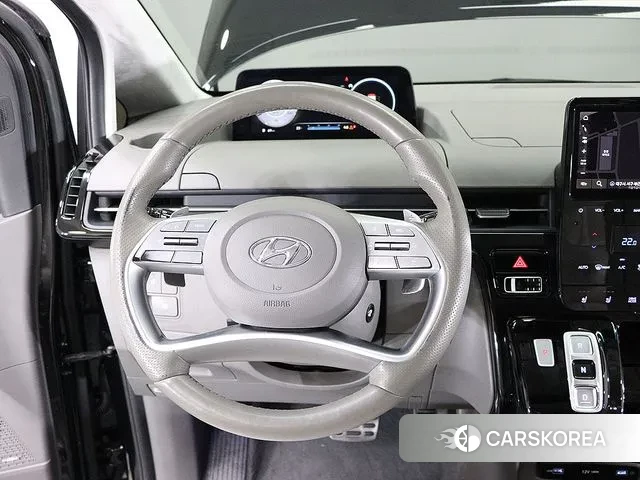 Hyundai Staria 2023 Черный из Кореи, фото 5