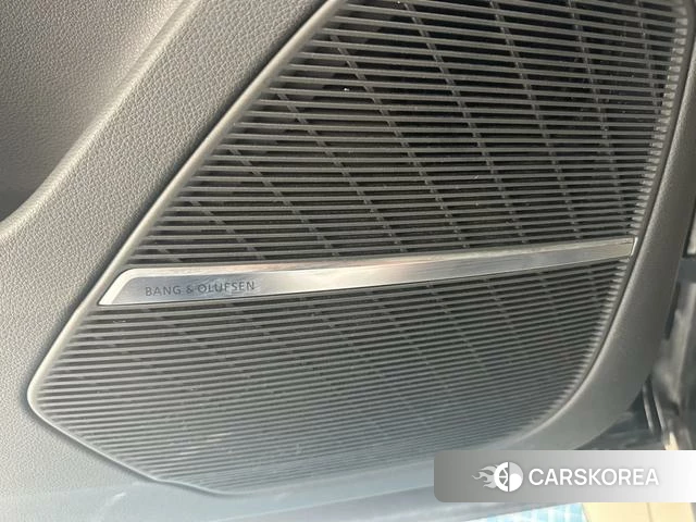 Audi Q7 2024 Черный из Китая, фото 5