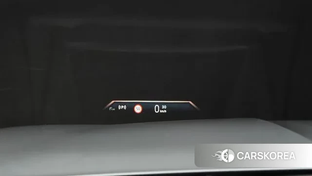 BMW 7 Series (G70) 2024 Светло-серебряный цвет из Кореи, фото 5