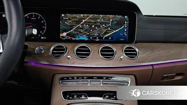 Mercedes-Benz E-Class W213 2023 Белый из Кореи, фото 5