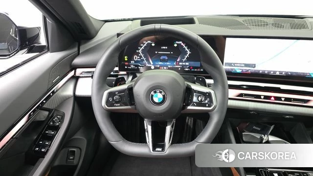 BMW 5 Series (G60) 2025 Черный из Кореи, фото 5